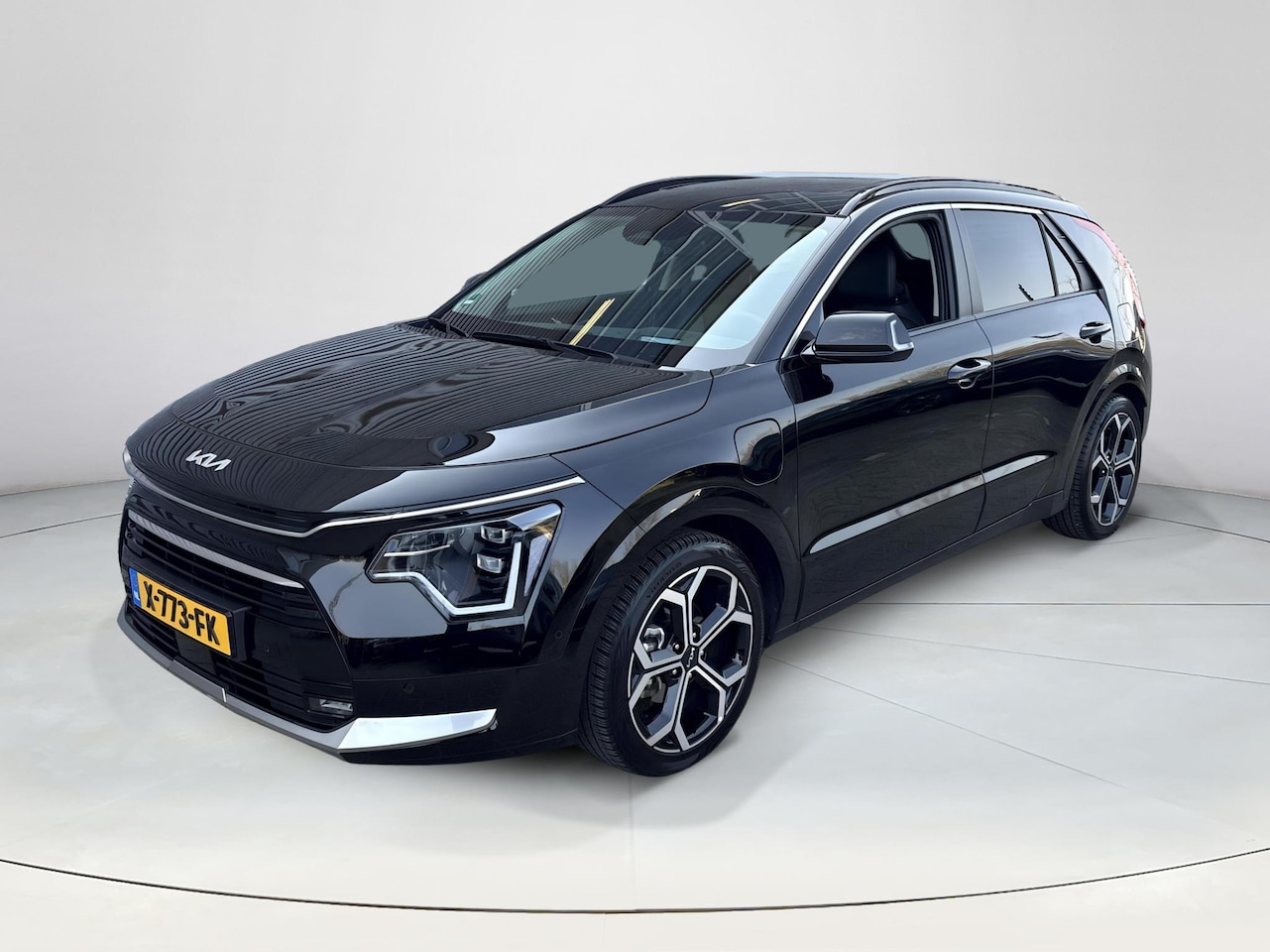 Kia Niro - 1.6 GDi PHEV ExecutiveLine SchuifDak | Leder | Stoelverw. ventitalie | HUD | 18inch - AutoWereld.nl