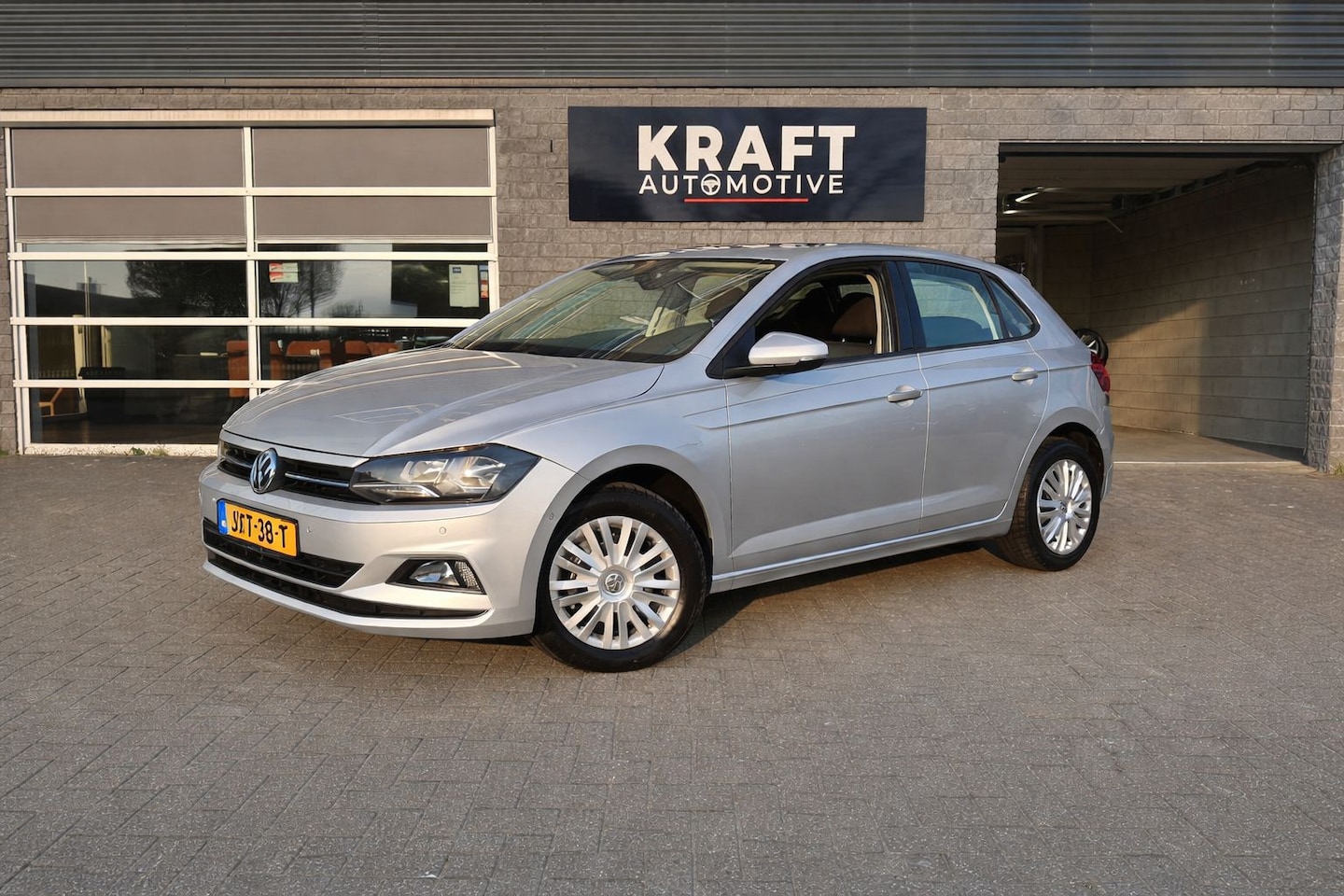 Volkswagen Polo - 1.0 MPI Comfortline Business | UNIEK | 3750KM! | 1e Eigenaar | PDC | CLIMA | Winterpakket - AutoWereld.nl