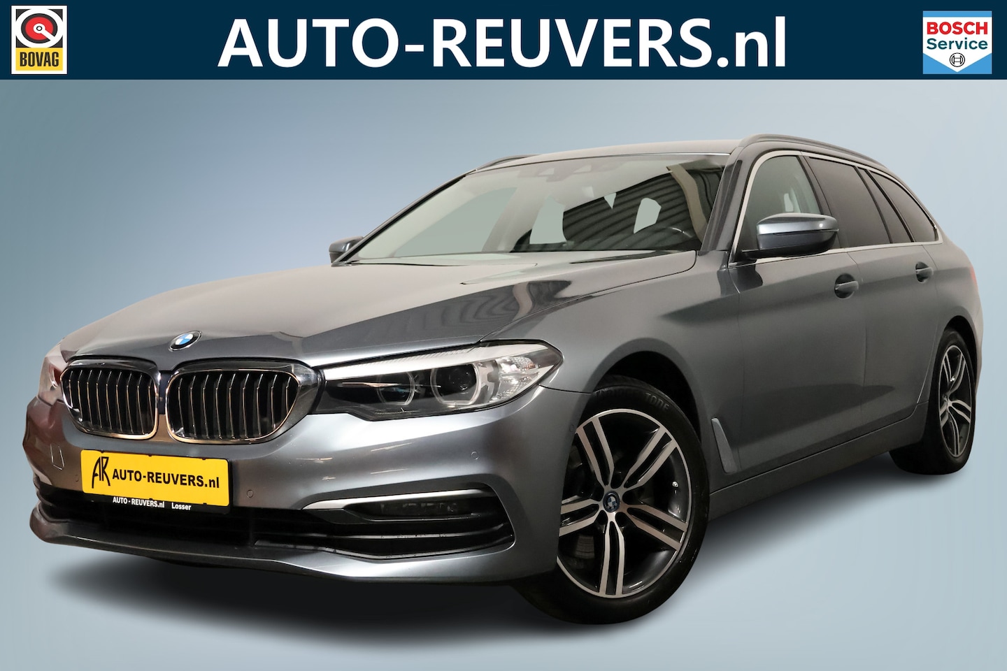 BMW 5-serie Touring - 520i / LED / Leder / CarPlay / Trekhaak / Cam - AutoWereld.nl