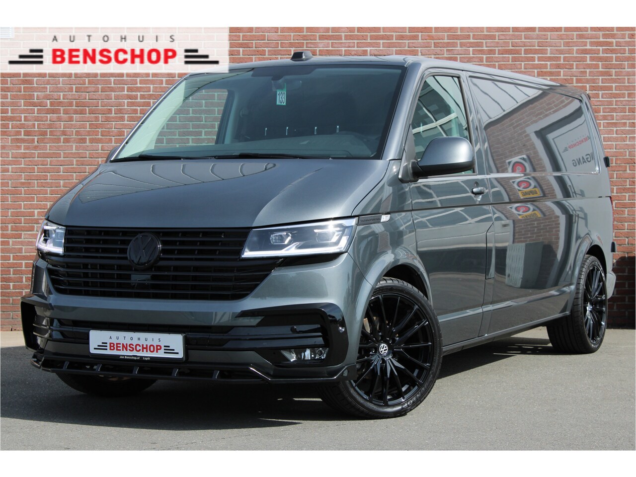 Volkswagen Transporter - 2.0 TDI 150PK L2H1 |LED|CRUISE|MULTI.STUUR|APP.CONNECT|20' VELGEN| - AutoWereld.nl
