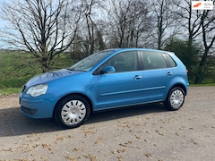 Volkswagen Polo - 1.2-12V Turijn 5 DEURS UITV. Airco Nieuwe APK