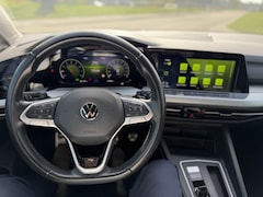 Volkswagen Golf - 1.0 eTSI Life Business / + 19"winterset / adaptieve cruisecontrol / navigatie