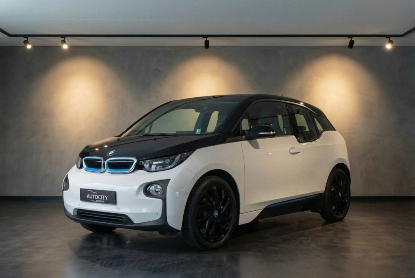 BMW i3 - Basis 42KWH 170 PK l Warmtepomp - AutoWereld.nl