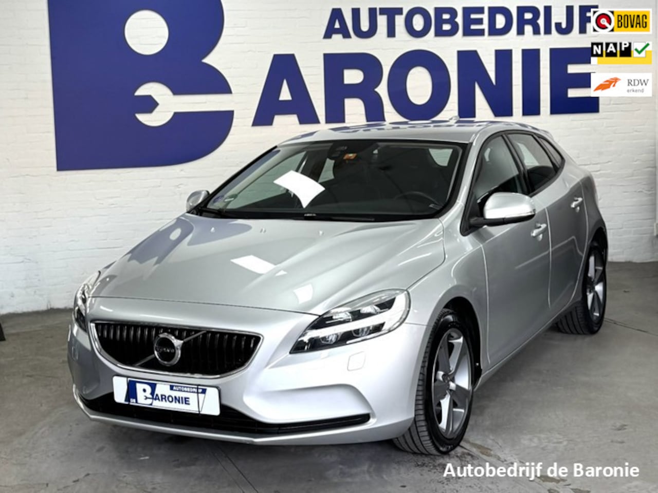Volvo V40 - 2.0 T3 Momentum 2.0 T3 Momentum - AutoWereld.nl