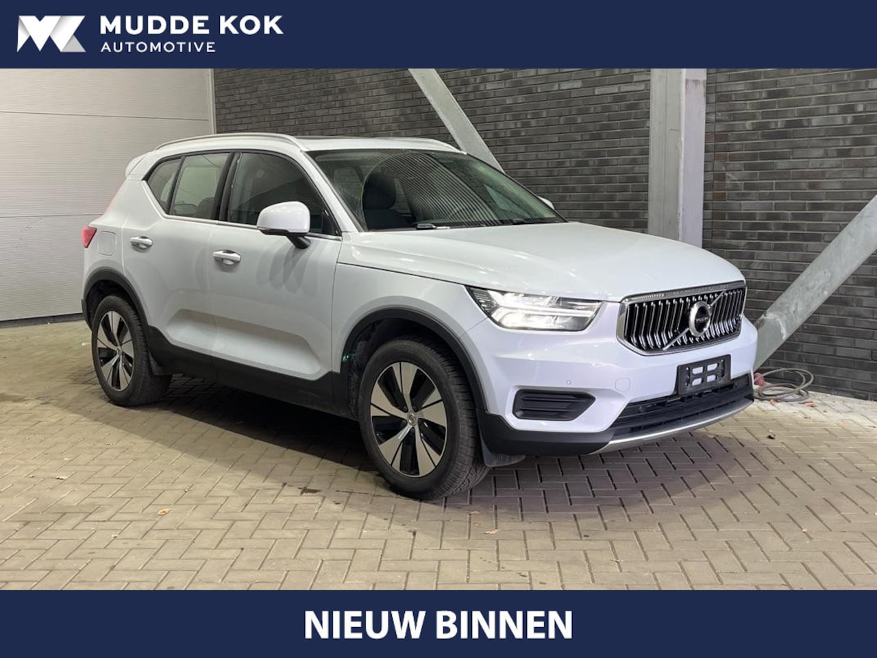 Volvo XC40 - T5 Recharge Inscription Expr. | Panoramadak | Camera | Keyless | Apple Carplay - AutoWereld.nl