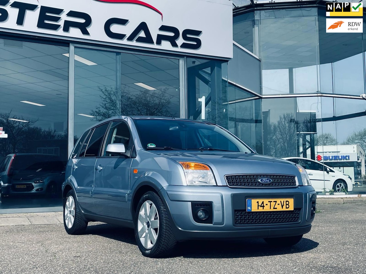 Ford Fusion - 1.6-16V Futura 1.6-16V Futura, Automaat, Auto met dubbele bediening gas (links/rechts) - AutoWereld.nl