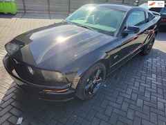 Ford Mustang - USA 4.6 V8 GT autom coupe