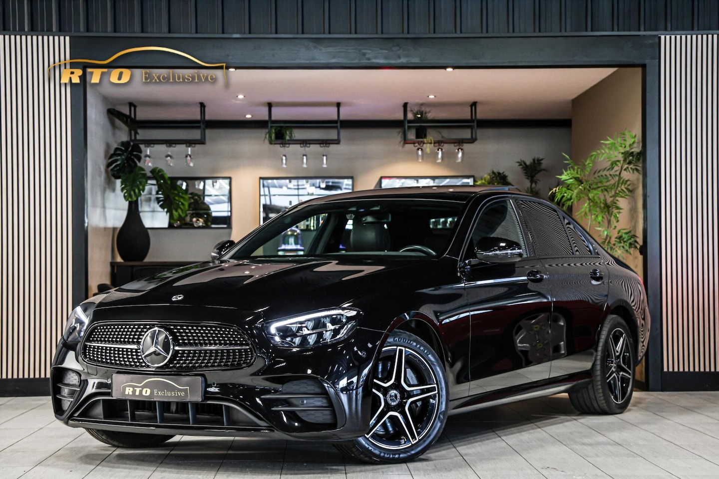 Mercedes-Benz E-klasse - 300e AMG|pano|HUD|sfeer|Night|Burmester - AutoWereld.nl