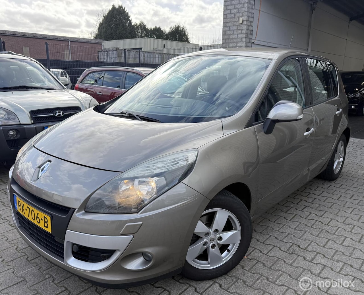 Renault Scénic - 1.4 TCE Dynamique / Navi / 134.000KM / N.A.P - AutoWereld.nl