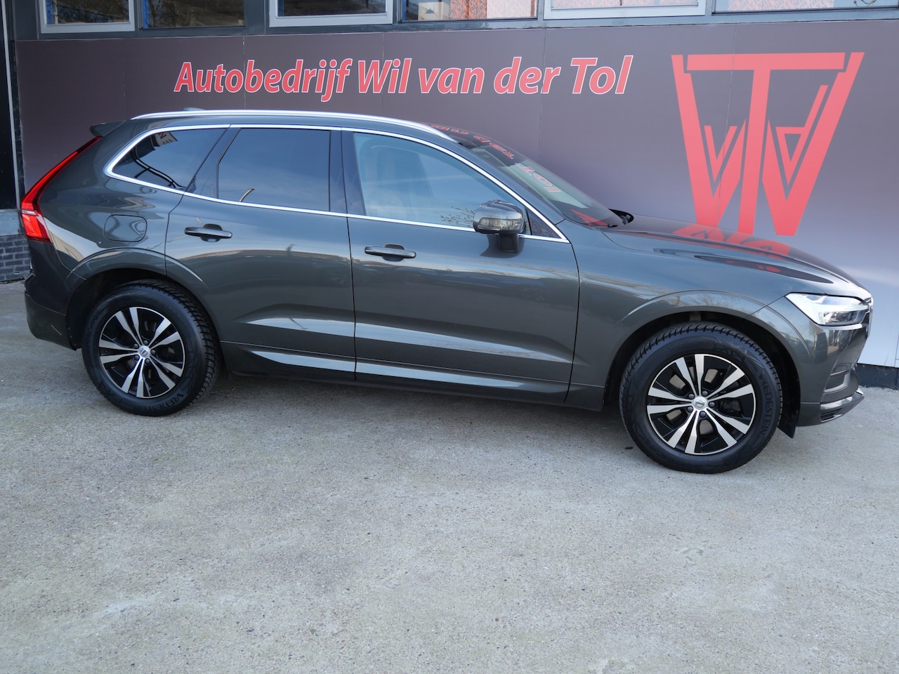 Volvo XC60 - 2.0 B4 MOMENTUM | COGNAC LEER | LED | TREKHAAK | BTW-AUTO!! - AutoWereld.nl