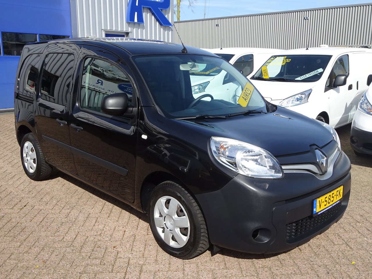 Renault Kangoo - 1.5 dCi 90 PK AIRCO NAVIGATIE CRUISE CONTROL SCHUIFDEUR - AutoWereld.nl