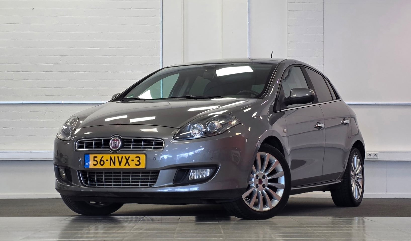 Fiat Bravo - 1.4 T-Jet Business Business Pro-pakket 2e Eigenaar Navi - AutoWereld.nl