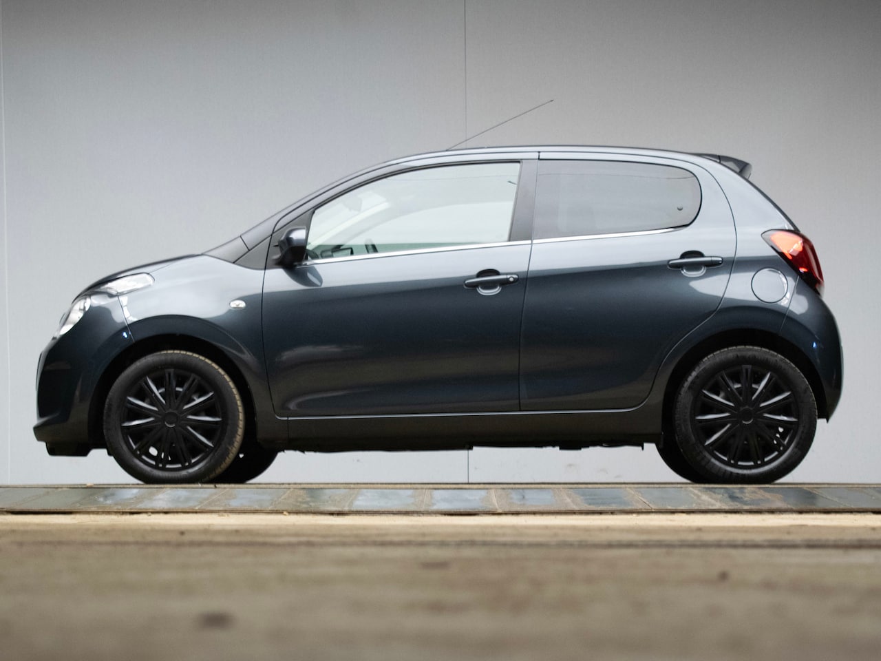 Citroën C1 - 1.0 VTi Feel 57000KM (AIRCO,GETINT,SPOILER,ELEKTRISCH PAKKET,BLUETOOTH,LED,SPORTSTOELEN,NI - AutoWereld.nl