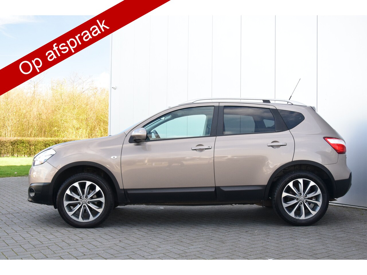 Nissan Qashqai - 2.0 Connect Edition Pano/dak Trekhaak - AutoWereld.nl