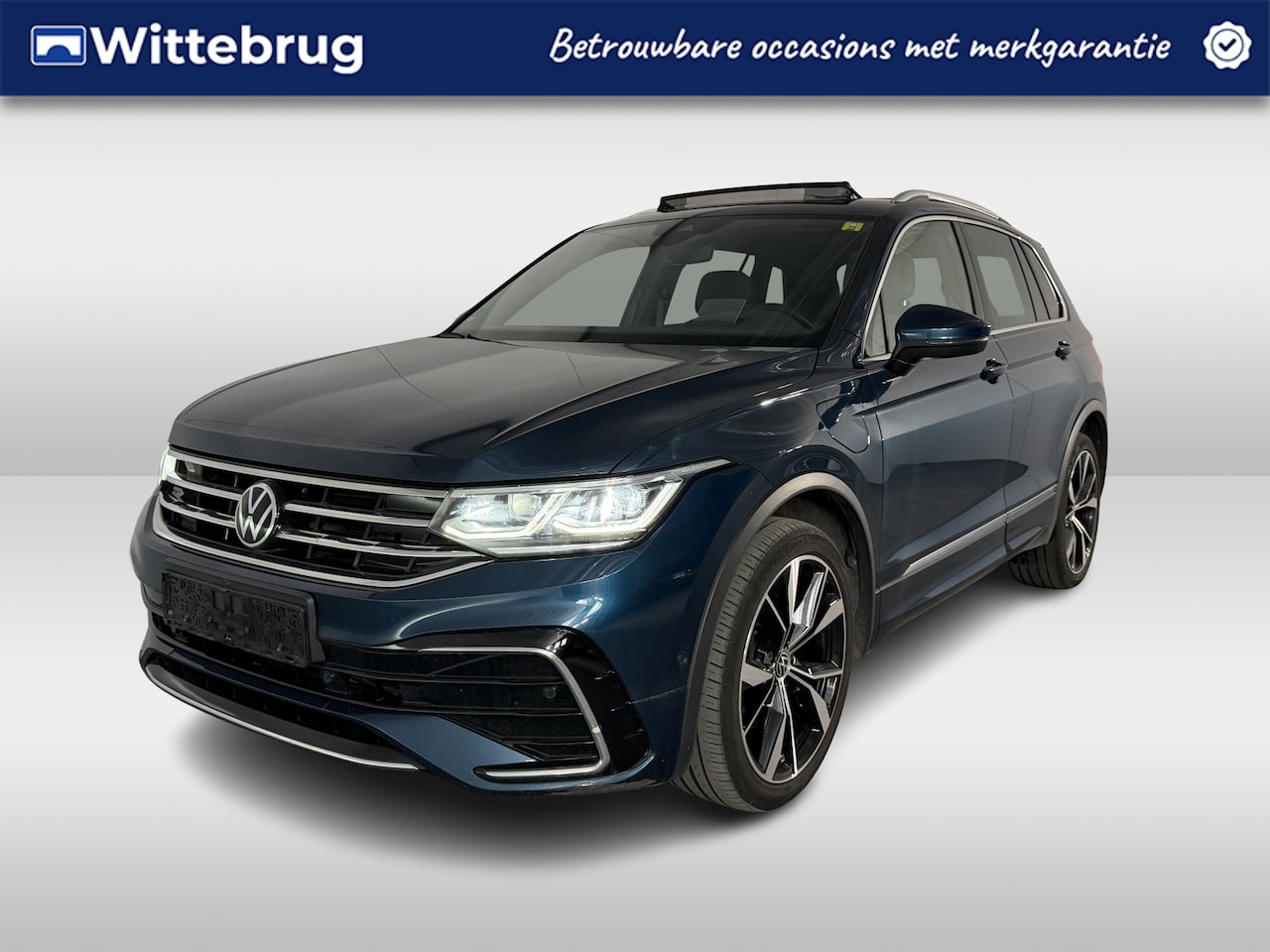 Volkswagen Tiguan - 1.4 TSI eHybrid R-Line / AUTOMAAT/ PANO/ 245 PK/ TREKHAAK/ DCC/ ELEK.KLEP/ PARK.SENSOR.V+A - AutoWereld.nl