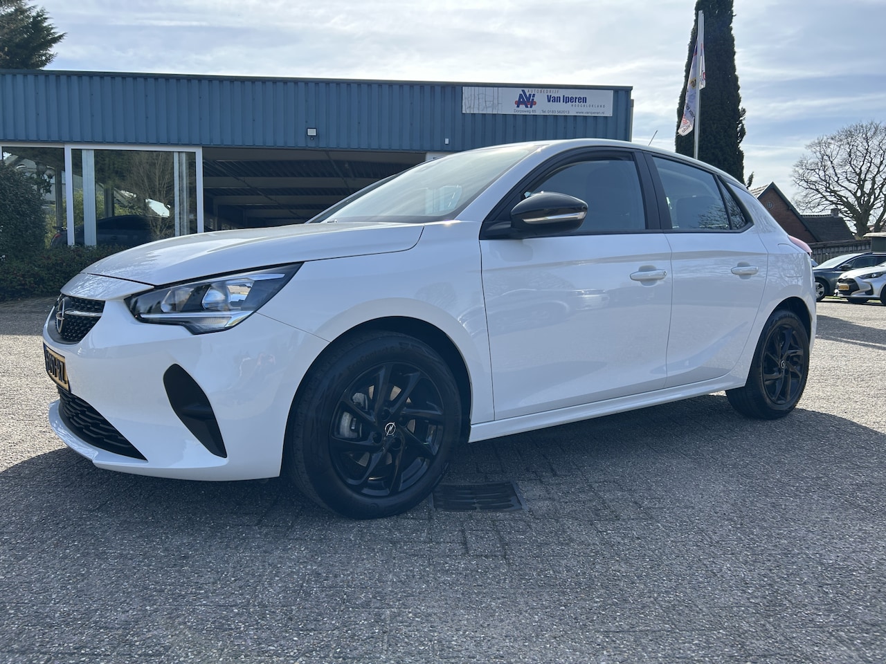 Opel Corsa - 1.2 Edition Ned.auto,camera apple/android,clima - AutoWereld.nl