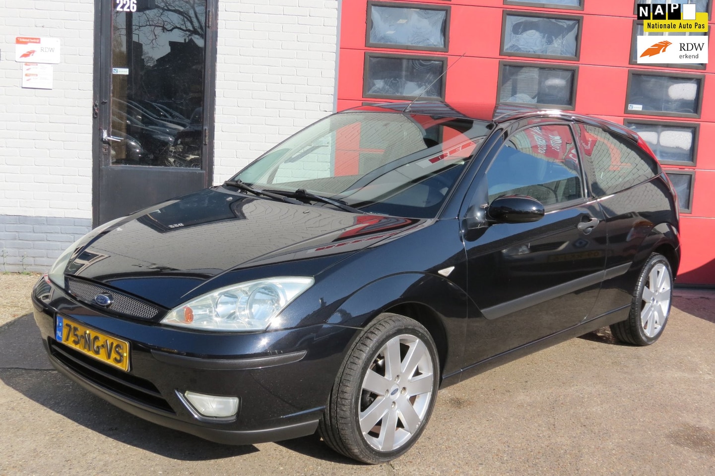 Ford Focus - 2.0-16V Centennial SPORT EDITION nr 109 / 250 - AutoWereld.nl