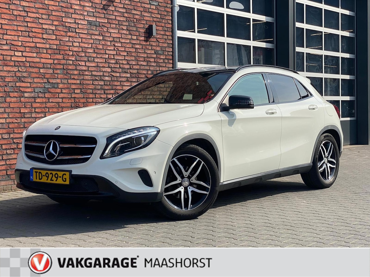 Mercedes-Benz GLA-Klasse - 200 Prestige panorama/Trekhaak - AutoWereld.nl