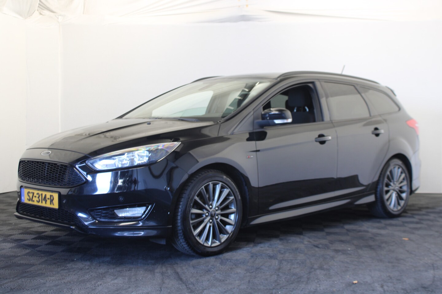 Ford Focus Wagon - 1.5 ST-Line |Navi|Camera| - AutoWereld.nl