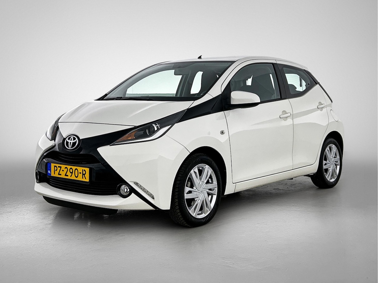 Toyota Aygo - 1.0 VVT-i x-cite 1.0 VVT-i x-cite - AutoWereld.nl