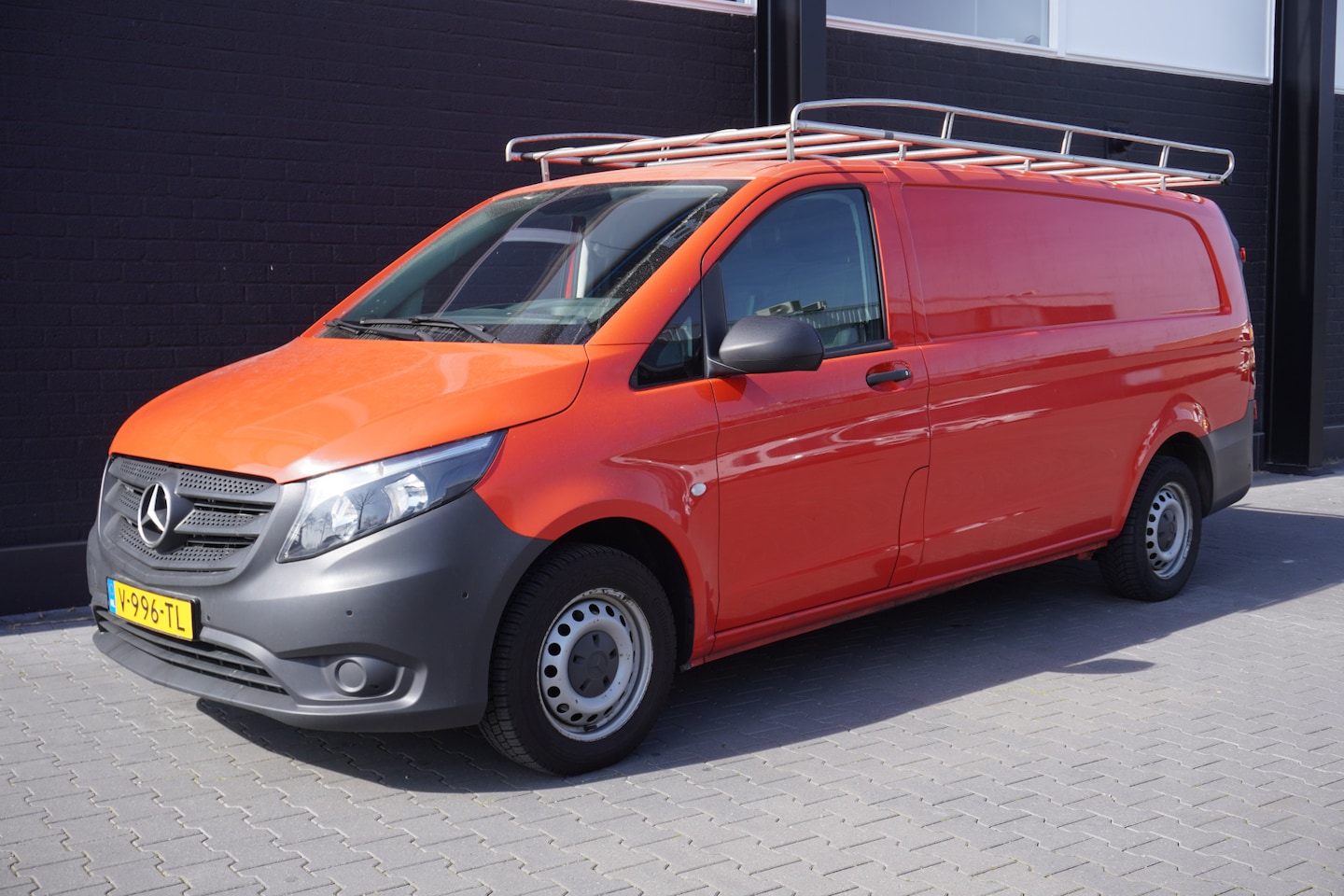 Mercedes-Benz Vito - 114 CDI XL EURO 6 - A/C Climate - Cruise - Camera - € 13.950,- Excl. - AutoWereld.nl
