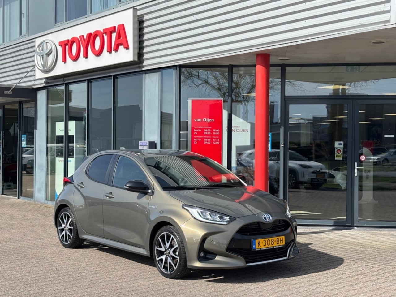 Toyota Yaris - 1.5 Hyb. Executive | Nav | Head up | Dodehoekdet. | JBL | Stoel - AutoWereld.nl
