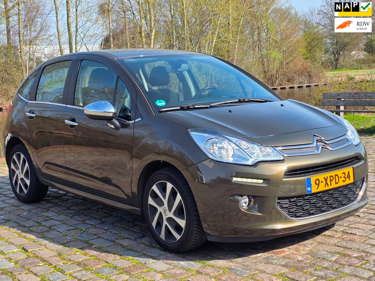 Citroën C3 - 1.2 VTi Collection 1e eigenaar dealer onderhouden navigatie parkeer sensor cruis control - AutoWereld.nl
