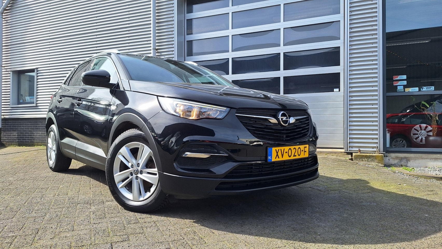 Opel Grandland X - 1.2 Turbo Business +/Navigatie/Camera/Cruise/Trekhaak/Enz - AutoWereld.nl