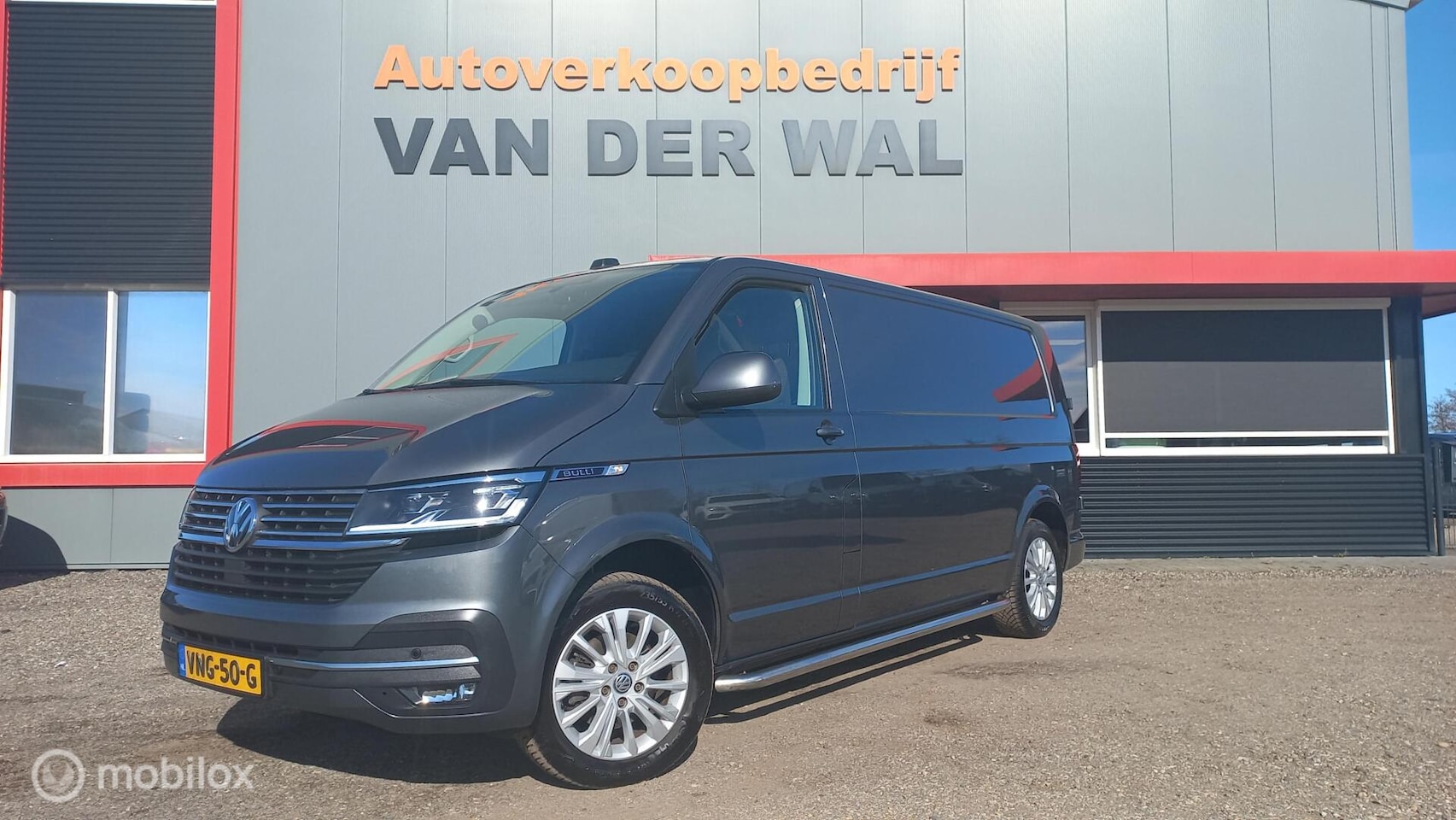 Volkswagen Transporter - 2.0 TDI L2H1 BULLI/AUTOMAAT - AutoWereld.nl