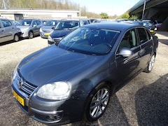 Volkswagen Jetta - 2.0 FSI Sportline Business automaat airco
