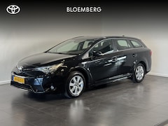 Toyota Avensis Touring Sports - 1.8 VVT-i Aspiration | Trekhaak | Navigatie | Camera |