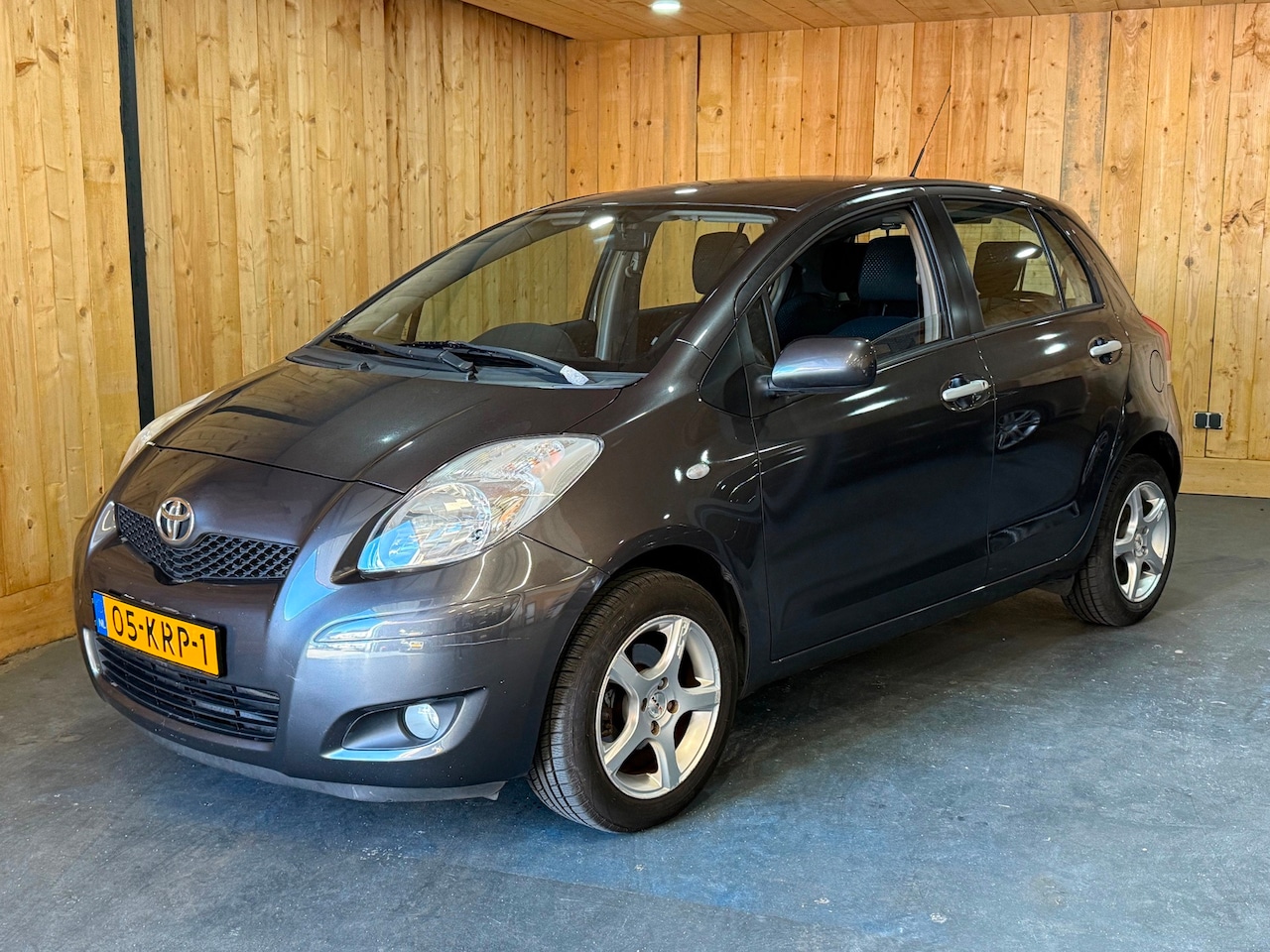 Toyota Yaris - 1.3 VVTi Aspiration 2010 5-Deurs Airco Cruise - AutoWereld.nl