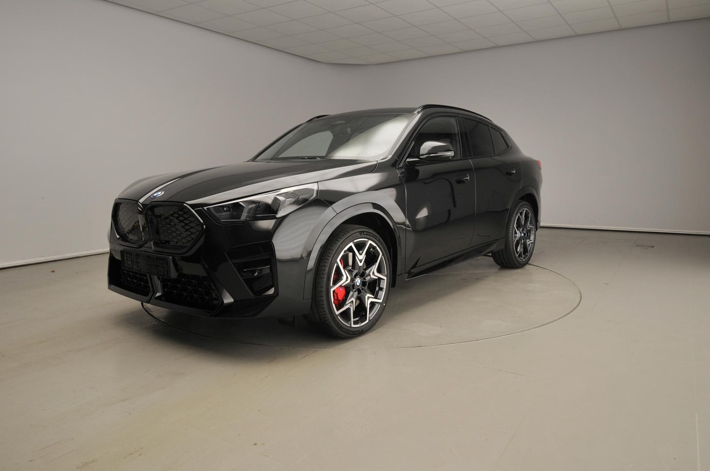 BMW iX1 - eDrive20 M-Sportpakket / Comfort pack / Panoramadak / Trekhaak / Harman-Kardon / Head-up / - AutoWereld.nl