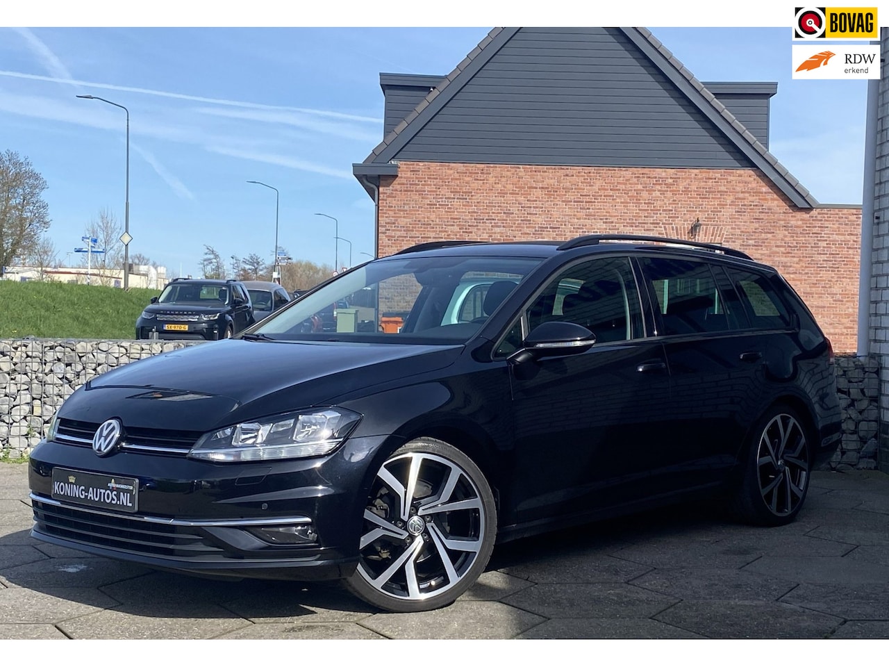 Volkswagen Golf Variant - 1.5 TSI R-line Businnes Autom./ Clima/ Cruise/ MultiMedia/ Trekhaak - AutoWereld.nl