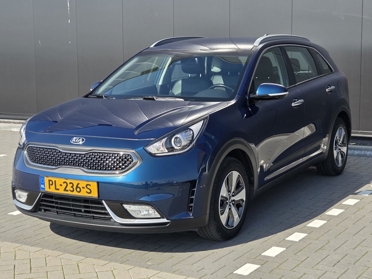 Kia Niro - 1.6 GDi Hybrid DynamicLine 1.6 GDi Hybrid DynamicLine - AutoWereld.nl
