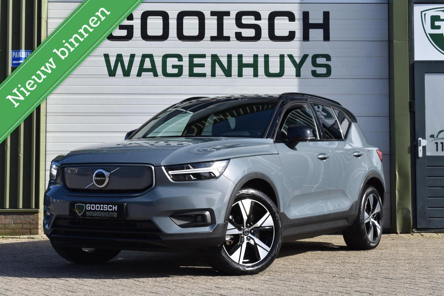 Volvo XC40 - Recharge P8 AWD R-Design | Camera | Leder | Trekhaak | - AutoWereld.nl