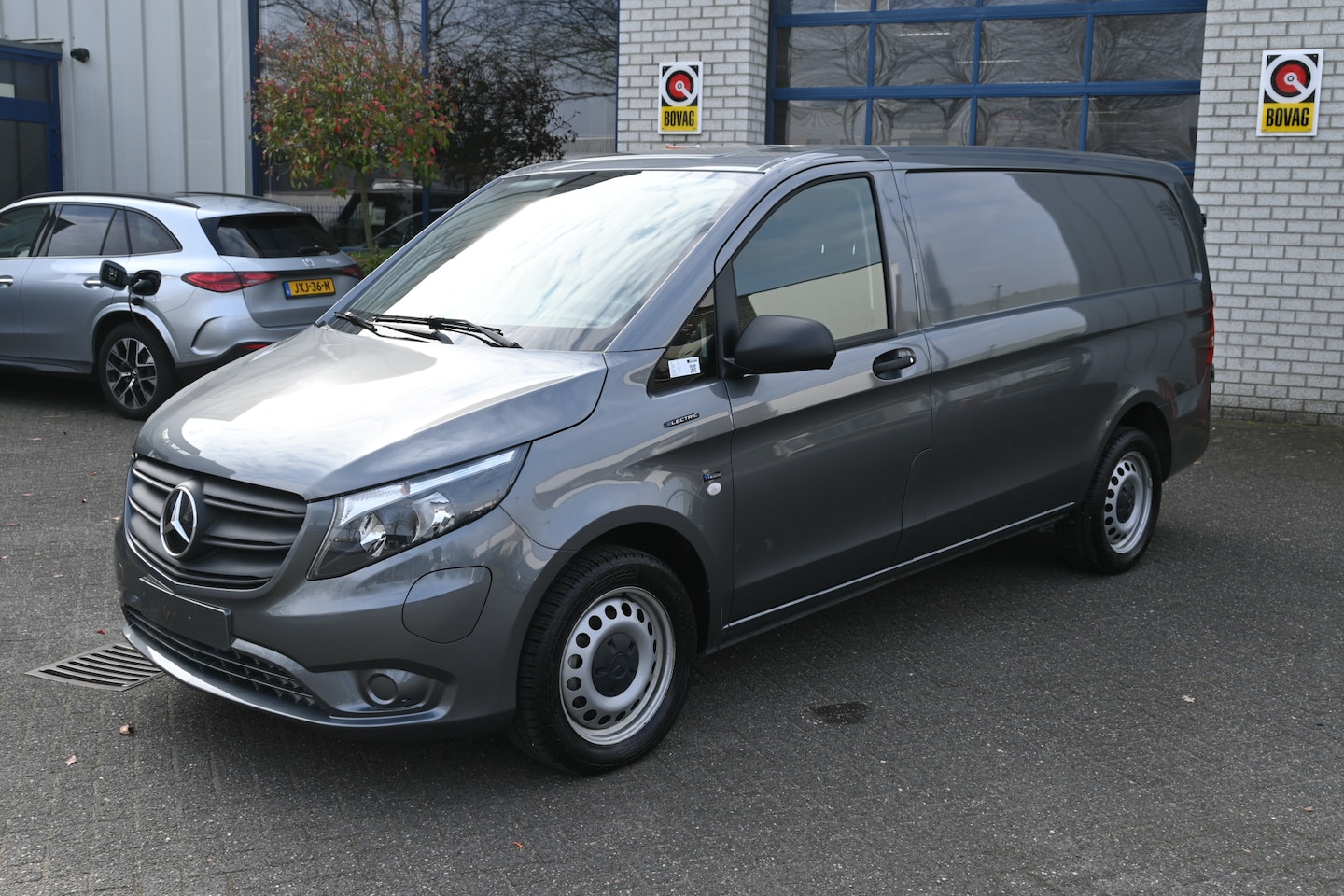 Mercedes-Benz eVito - eVito 112 Lang 60 kWh Snellader, Distronic, Navigatie met camera - AutoWereld.nl