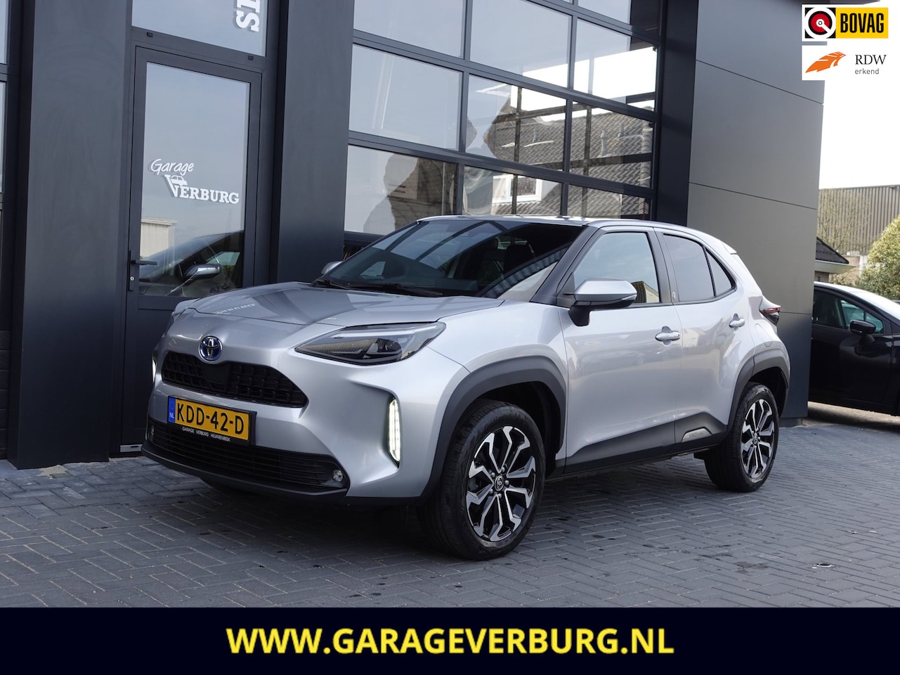 Toyota Yaris Cross - 1.5 Hybrid Business Plus (Navigatie,Keyless,Camera,AdaptiveCruise,Stoel/stuurverwarming) - AutoWereld.nl