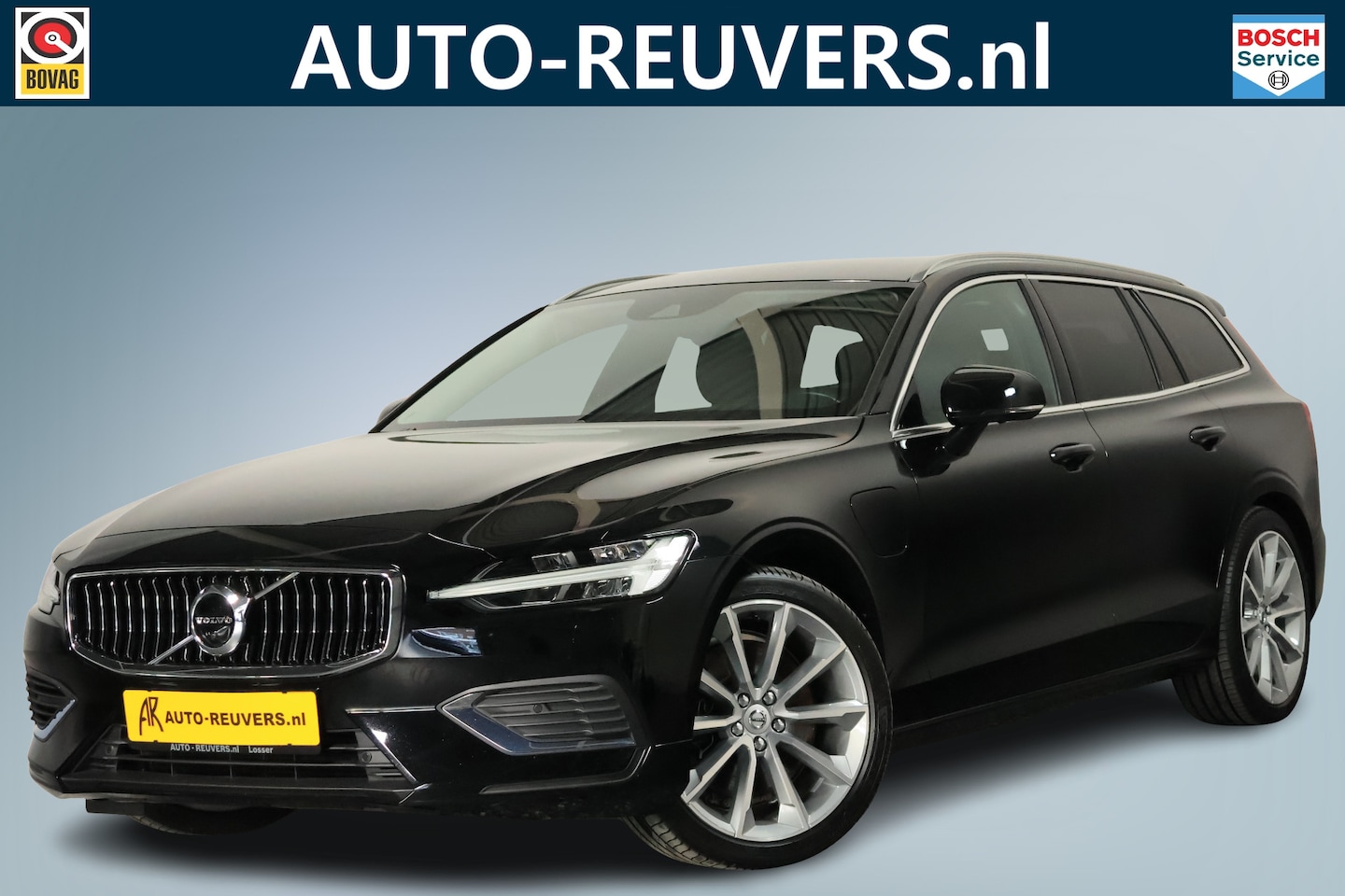 Volvo V60 - 2.0 T8 Twin Engine AWD Momentum Pro / Pilot assist / HUD / HK / Trekhaak - AutoWereld.nl