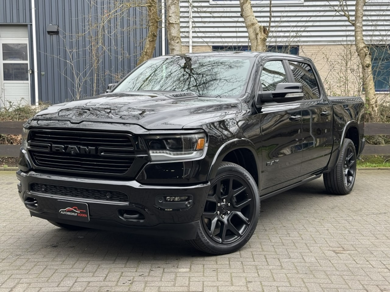 Dodge Ram 1500 - 4X4 LARAMIE NIGHT EDITION 5.7 V8 4x4 LPG - AutoWereld.nl