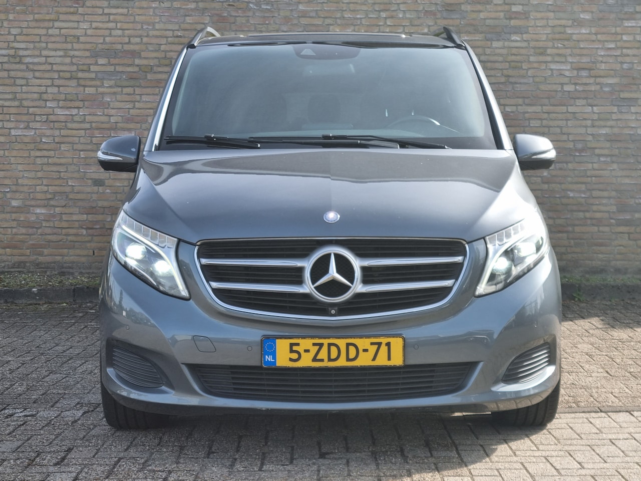 Mercedes-Benz V-klasse - 250 BlueTEC Lang Avantgarde CAMERA / 7-PERSOONS / TREKHAAK - AutoWereld.nl