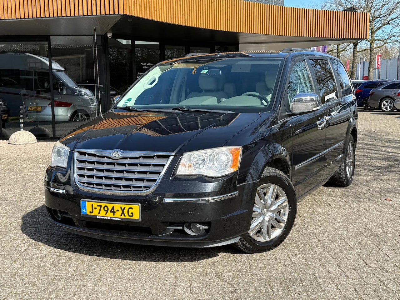 Chrysler Town and Country - 4.0 V6|6-Zits|Camera|TV|Electrische deuren|Automaat| - AutoWereld.nl