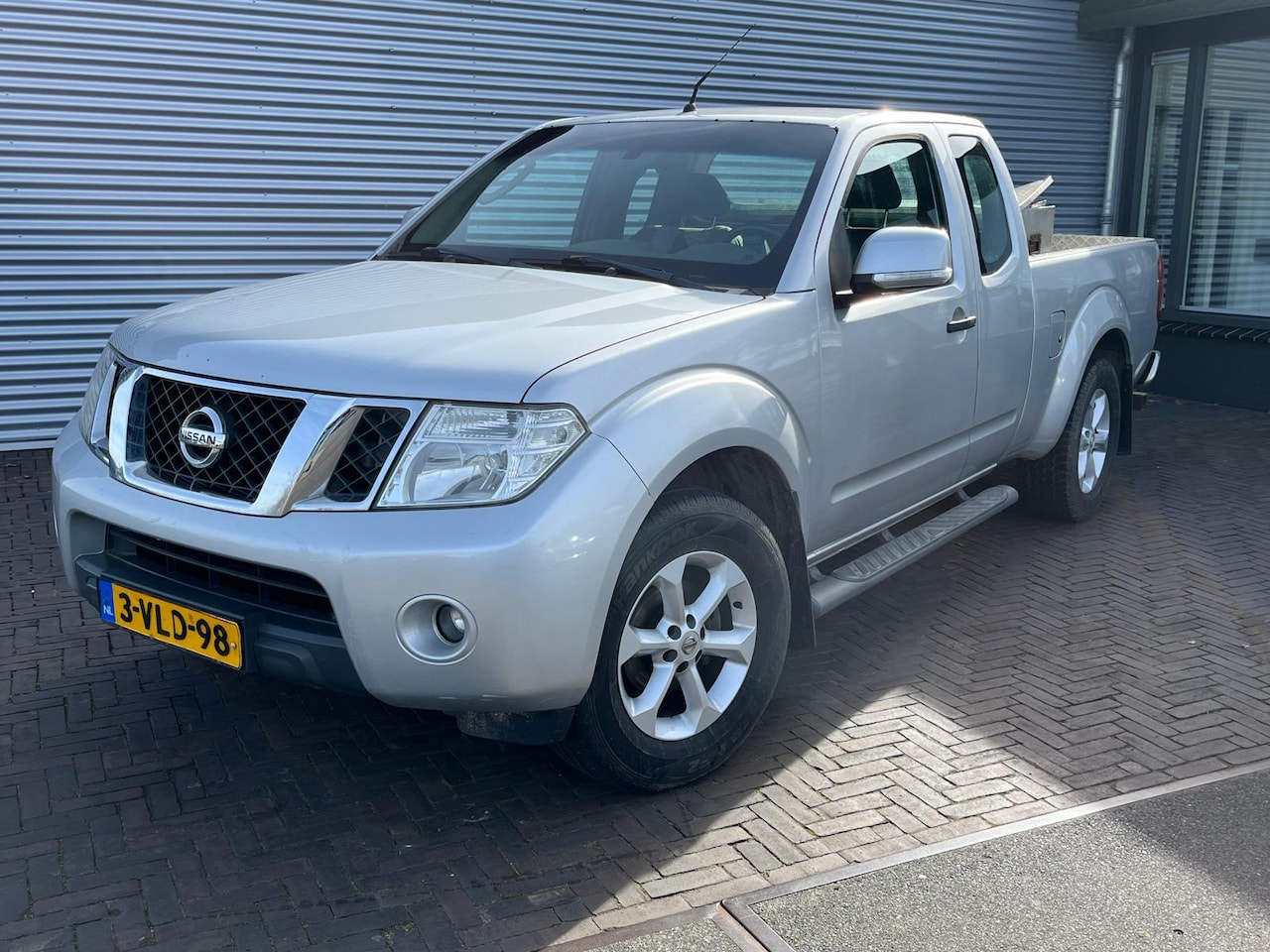 Nissan Navara - 2.5 dCi SE King Cab 2.5 dCi SE King Cab - AutoWereld.nl