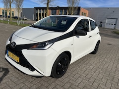 Toyota Aygo - 1.0 VVT-i x-now 5DRS AIRCO CRUISE LED