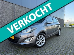 Hyundai i20 - 1.2i i-Deal/Nieuwe APK en beurt/Trekhaak/1ste eigenaar/