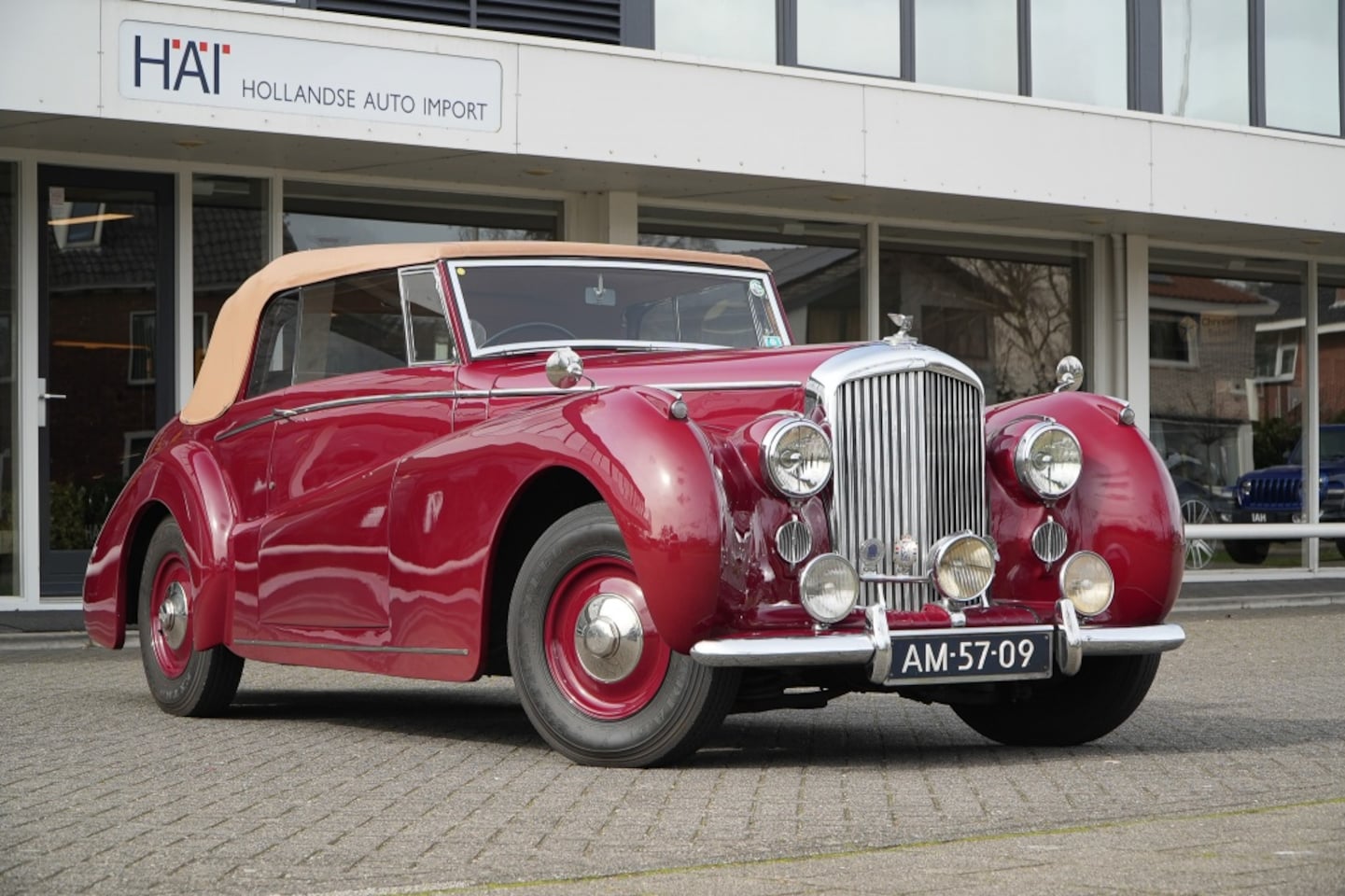 Bentley MK VI - Drophead Coupe by Abbott MK VI - AutoWereld.nl