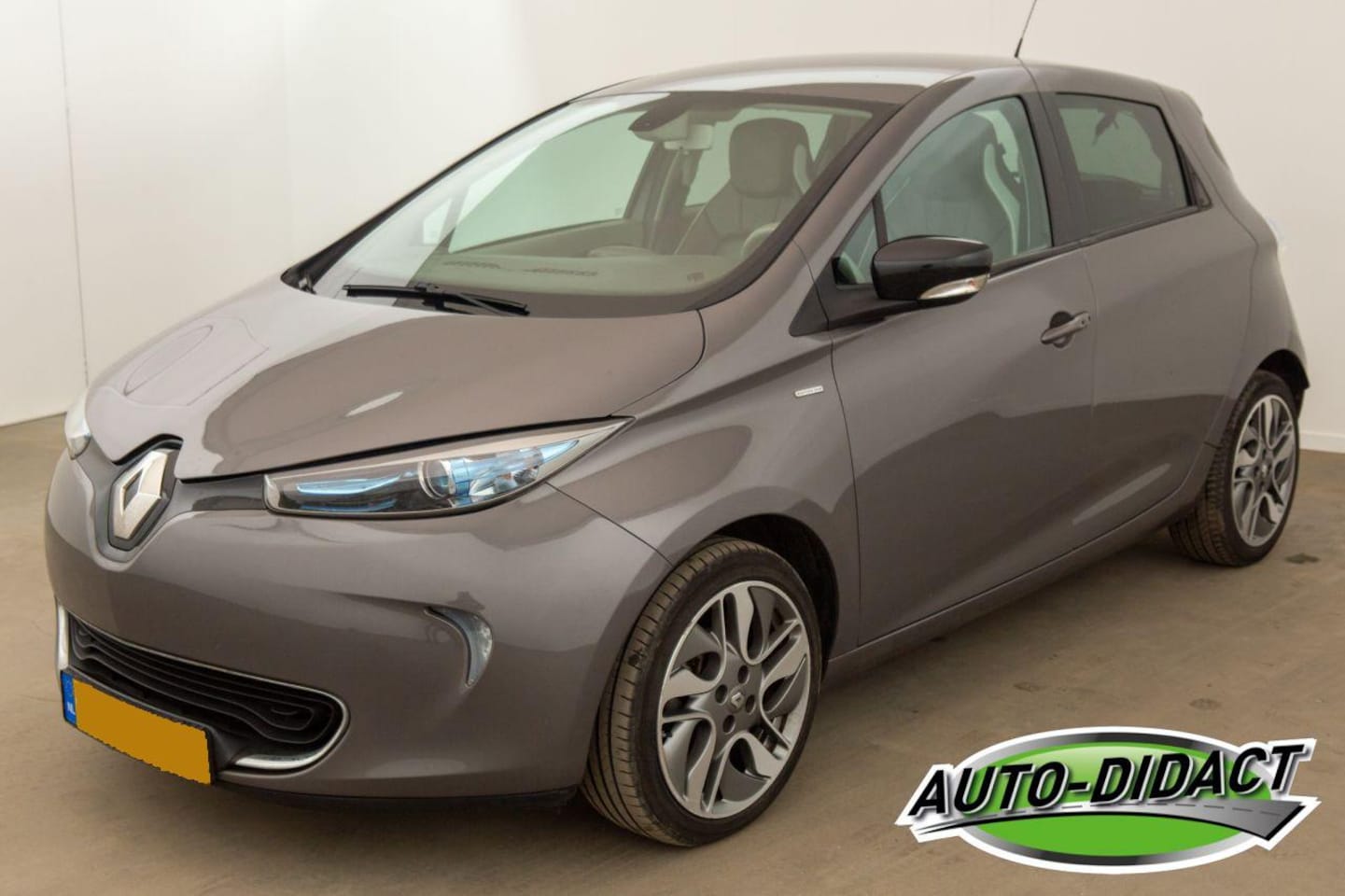 Renault Zoe - 41kWh Koopaccu Automaat Navi Camera Clima - AutoWereld.nl