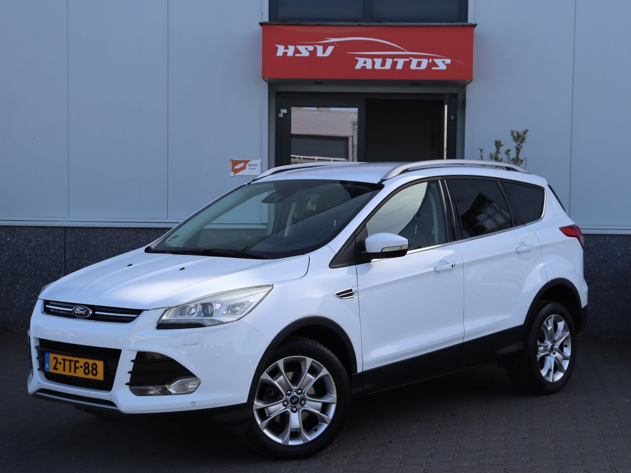 Ford Kuga - 1.6 Titanium airco LM trekhaak org NL - AutoWereld.nl