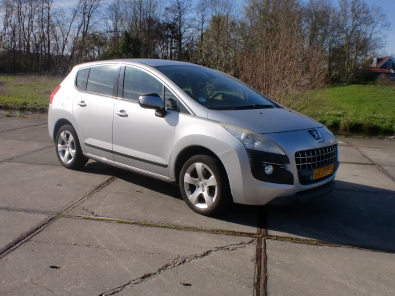 Peugeot 3008 - 1.6 5DRS BJ2011 KM128 A.P.K. 3-27 AIRCO GRIJS L.M.V. - AutoWereld.nl
