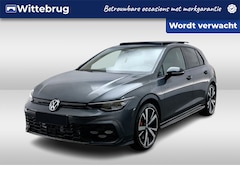 Volkswagen Golf - 1.5 eHybrid 272PK DSG GTE / Panoramadak / lederen bekleding / Black style / Elec.Trekhaak